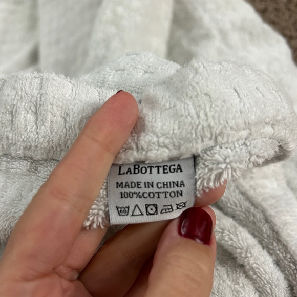 Four Seasons Long Robe - Picture 6 of 8